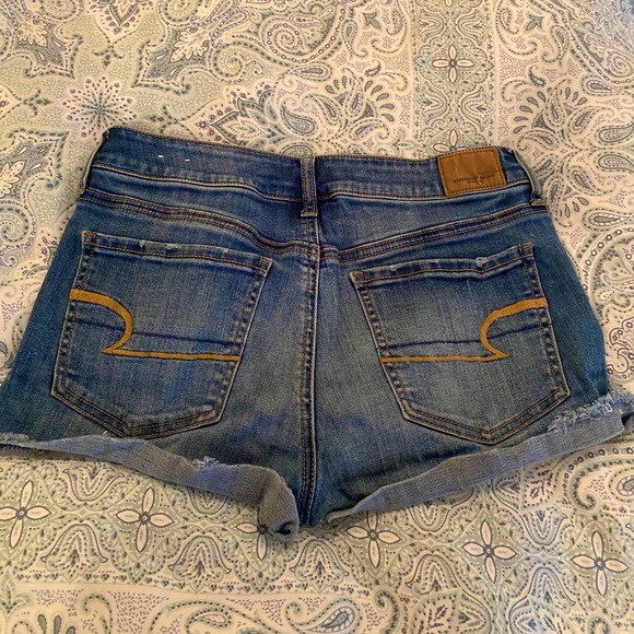 American Eagle Cuffed Denim Shorts Size 6 - Picture 2 of 3